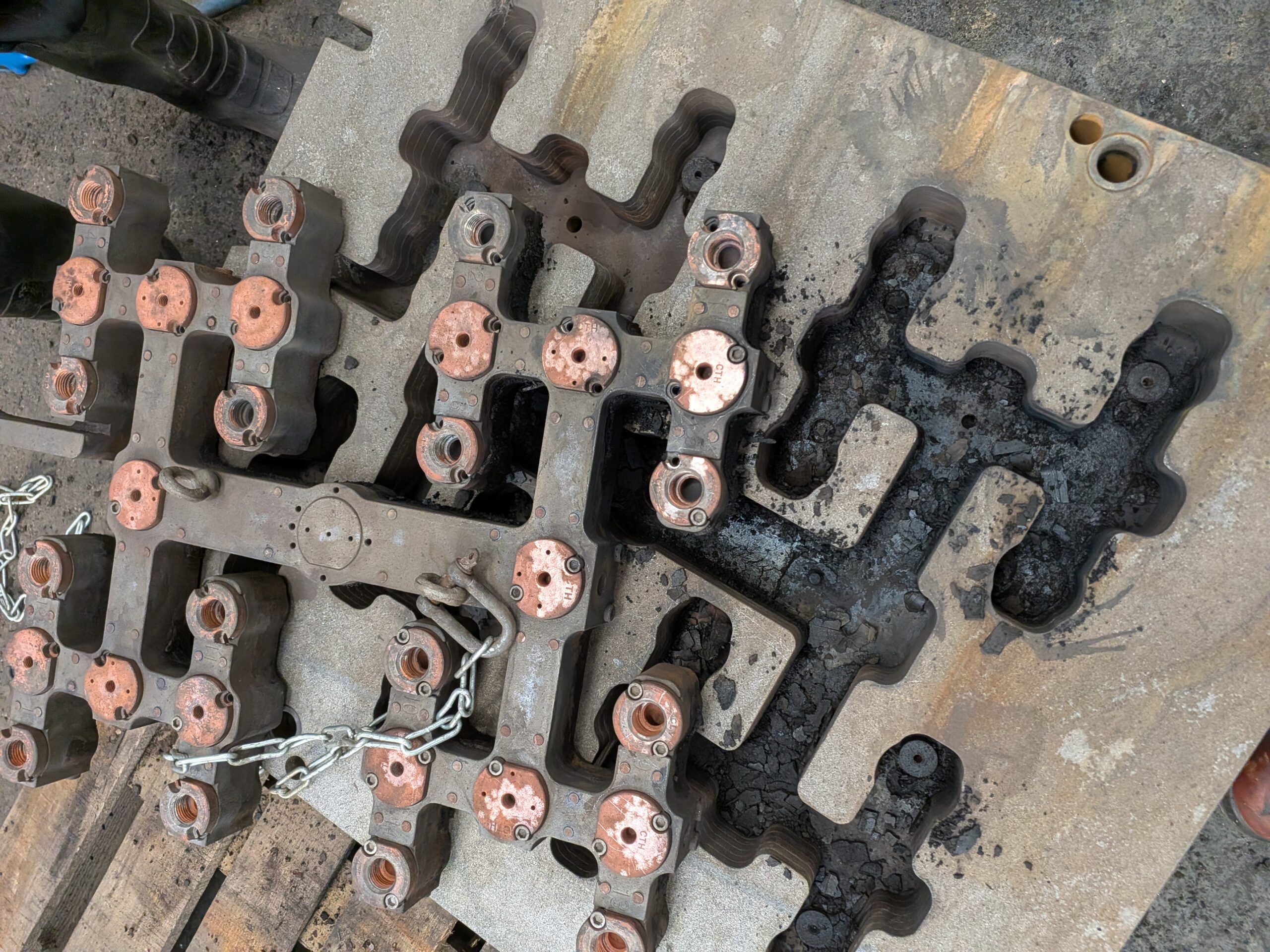 Why clean injection moulds?